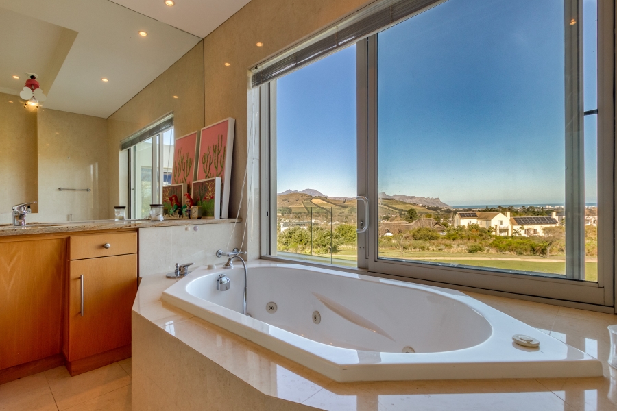 5 Bedroom Property for Sale in Erinvale Golf Estate Western Cape